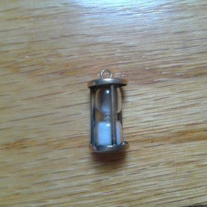 14kt Gold Vintage Gold Charm Hourglass (Moving sand)